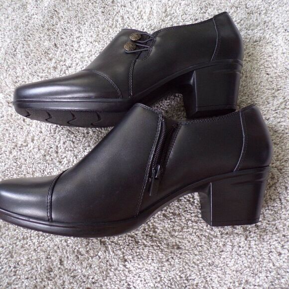 NWT Clarks slip on ankle booties 12 W - Picture 7 of 12